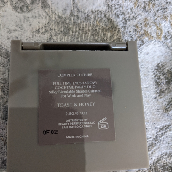 Complex Culture Full Time Eyeshadow - Picture 2 of 3